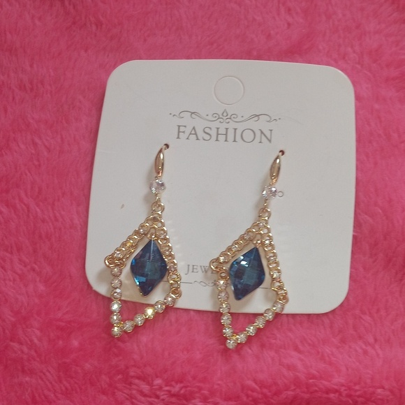 New earrings - Picture 4 of 8